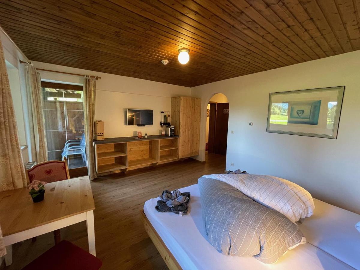 Apartpension Barenwirt Leutasch Exterior foto